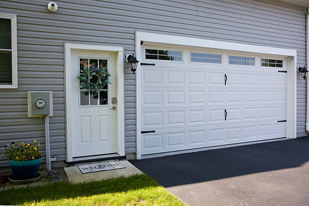 24/7 Emergency Garage Door Panel Replacement experts in Syracuse, NY